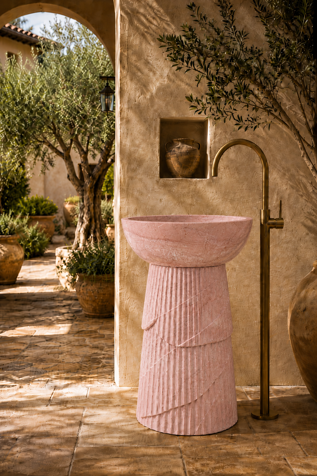 Freestanding rose cream basin 